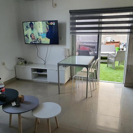 אצל סונו בלב העיר Apartment Netanya Luaran gambar