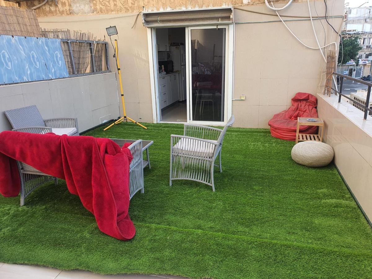 אצל סונו בלב העיר Apartment Netanya Luaran gambar