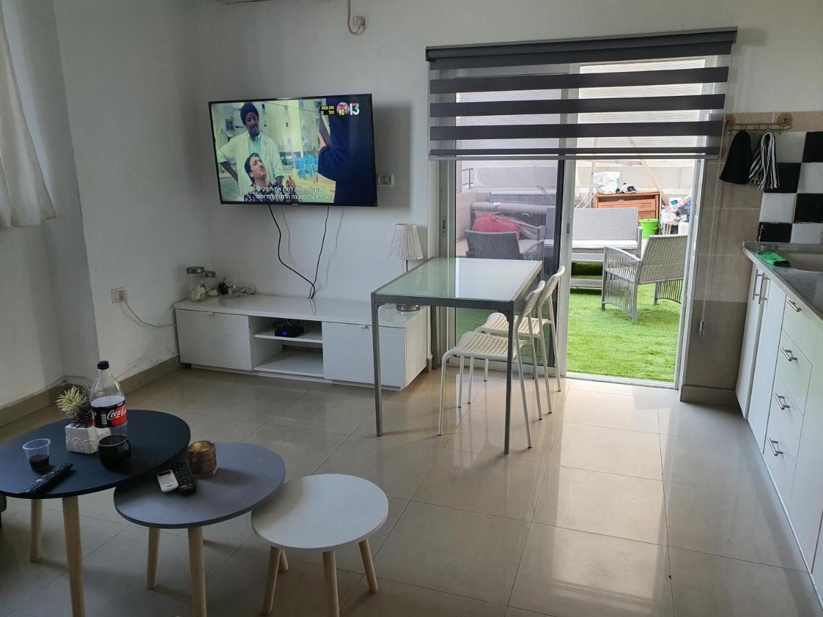 אצל סונו בלב העיר Apartment Netanya Luaran gambar